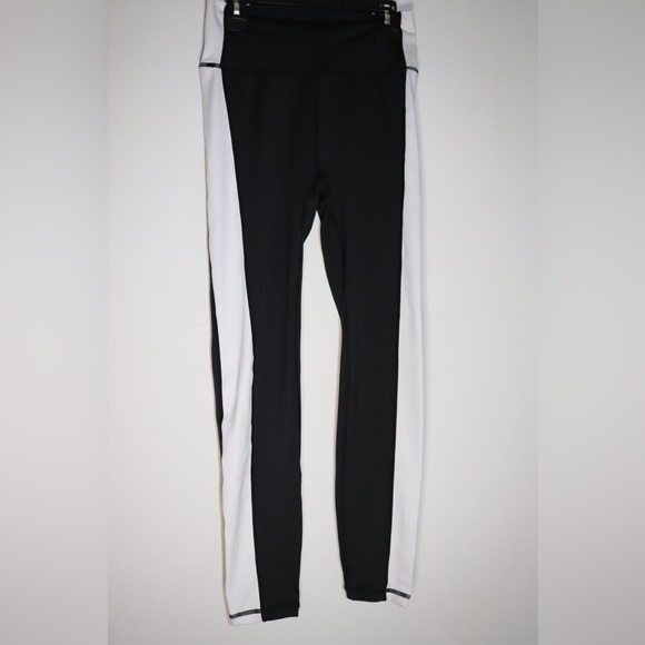 All Felix | Gigi 7/8 Black and White Leggings Size M - Picture 4 of 5